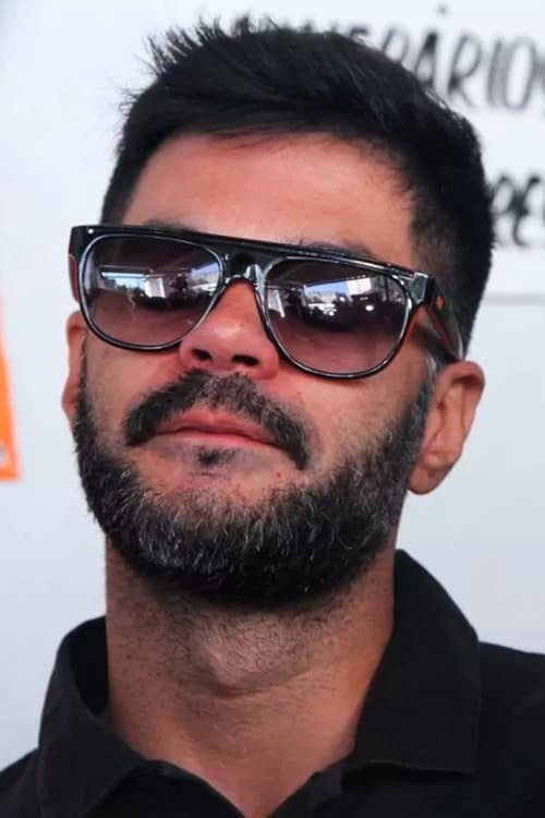 Adriano Pereira as Adriano in Hermes & Renato