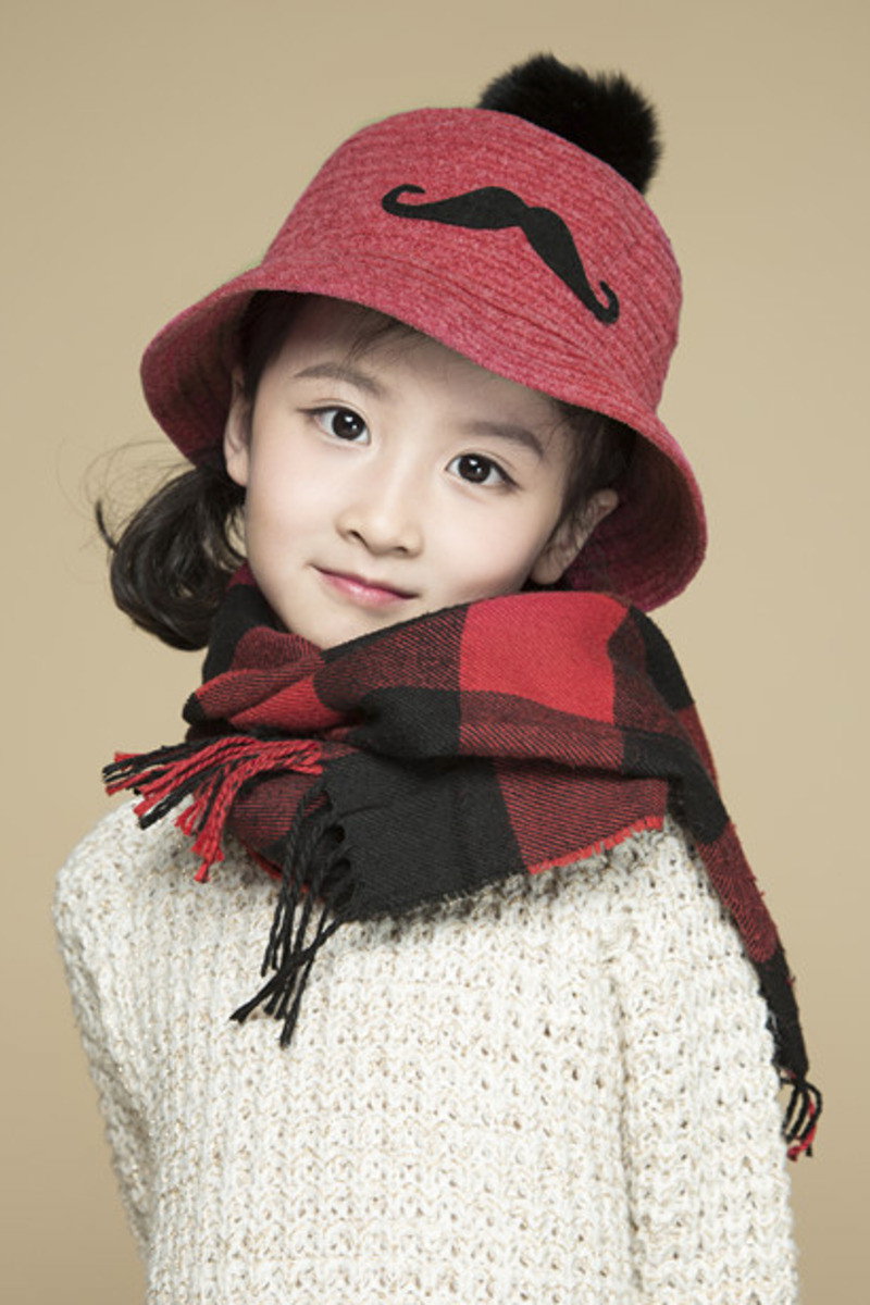 Jing Yanqiao as Tian Xu (child) in North East Wind