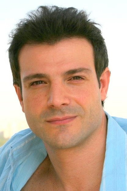 Olivetti Herrera as Miguel Mendes in Bia (2.0)