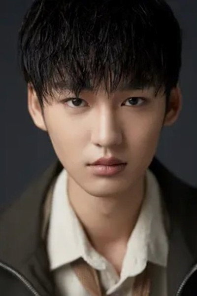 Fu Weilun as Zhong Zhen in My Little Happiness