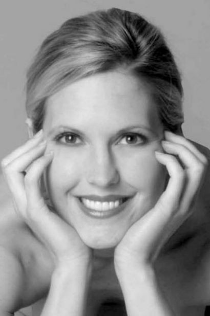 Jennifer Lyn Quackenbush as Reporter / Announcer (voice) in Larva