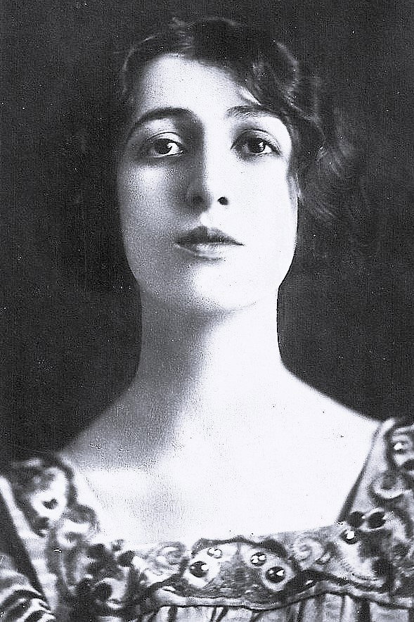 Elena Sangro as Signora Tivaldi in The Young Caruso