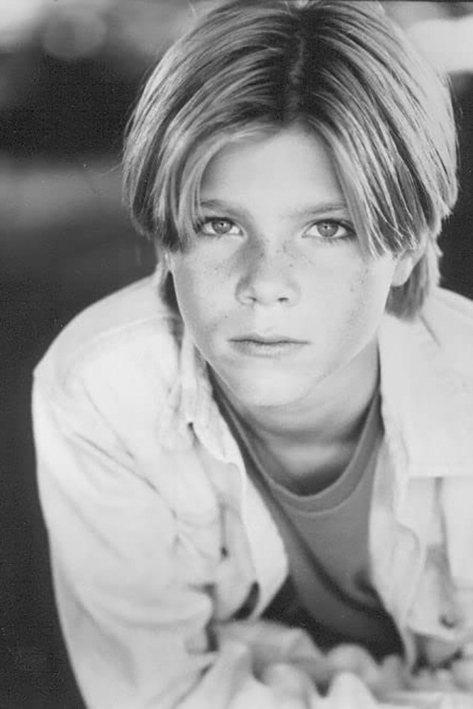 Alex Black as Dylan Statlan in Generation Gap