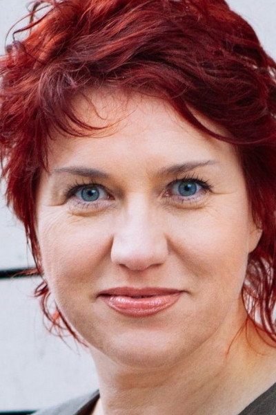 Bärbel Strecker as Die Verkäuferin in L'Enfant d'une autre