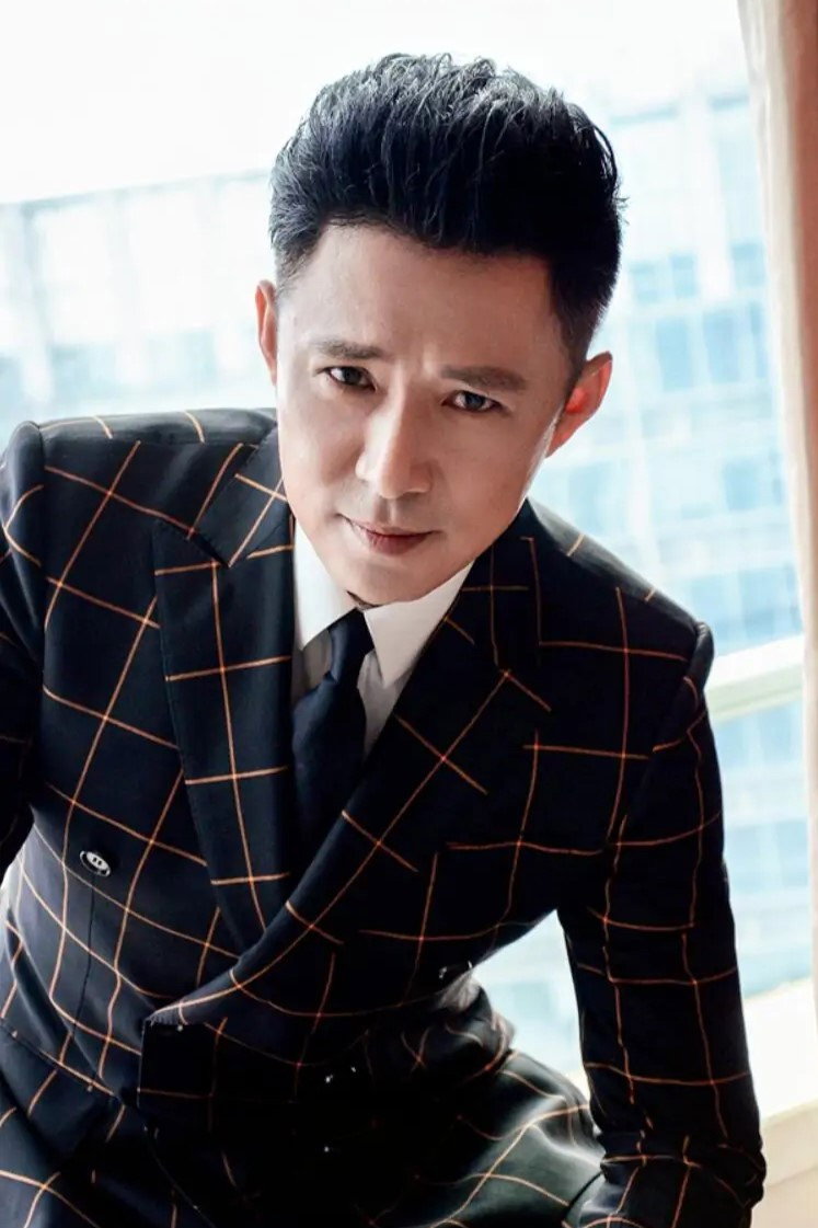 Gao Xin as Pei Wenzhong in 明宫谜案
