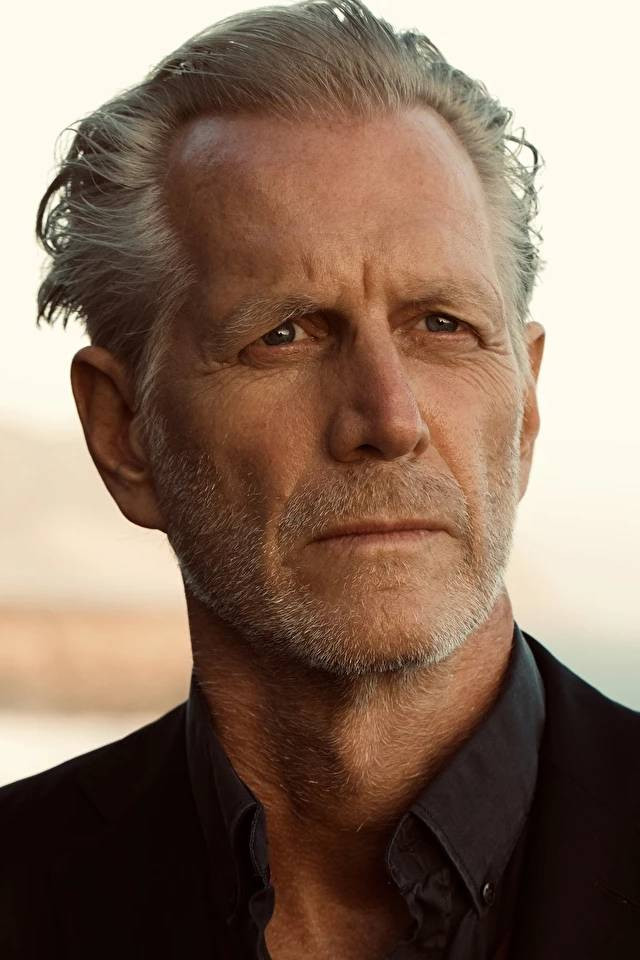 Hoyt Richards as Cobb Mills in Intersection
