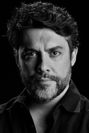 Rui Melo as Rui, João Salgado's publisher in Inside Out