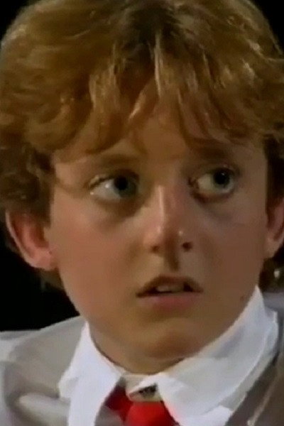 Stefan Weclawek as Teenage Chef in Alibi