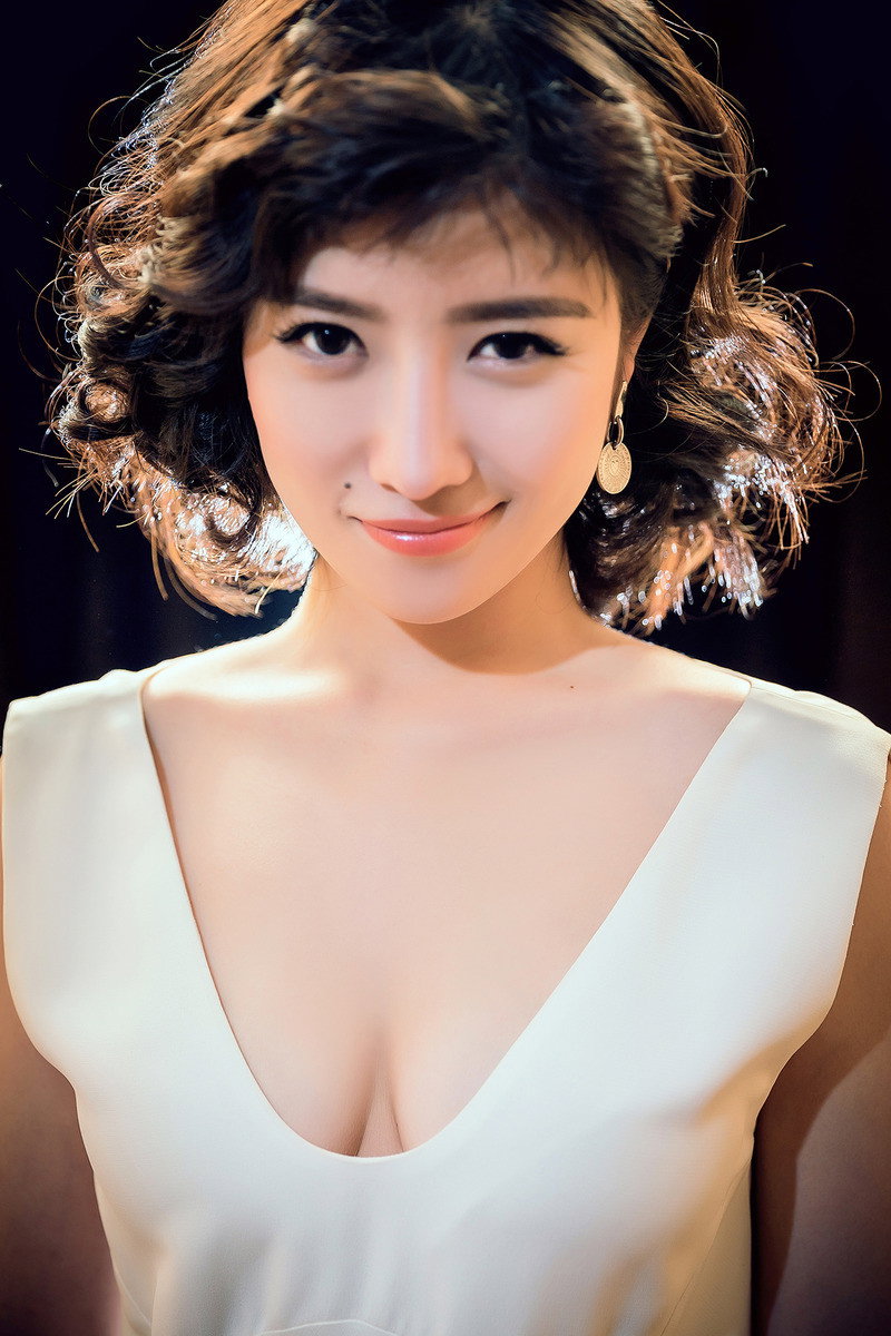 Li Jiaxi as 温柔 in Tender is the Night