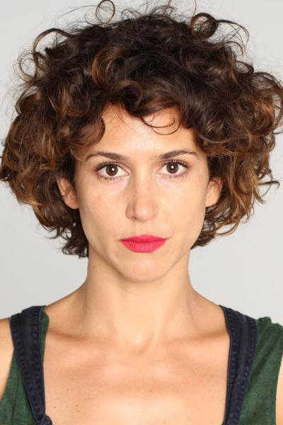 Quitterie Picamoles as Louise in Le pompon