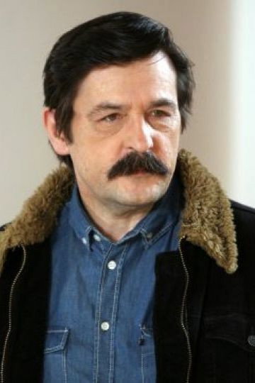 Kazimierz Wysota as Porucznik Jerzy Brejer in Virtuti