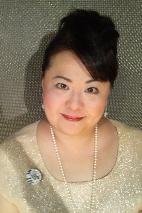斎藤こず恵 as 鳩子（桃宴仮名子）幼少期 in Hatoko no umi