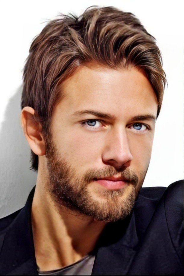 Selim Gülgören as Murat in Baba Ocağı