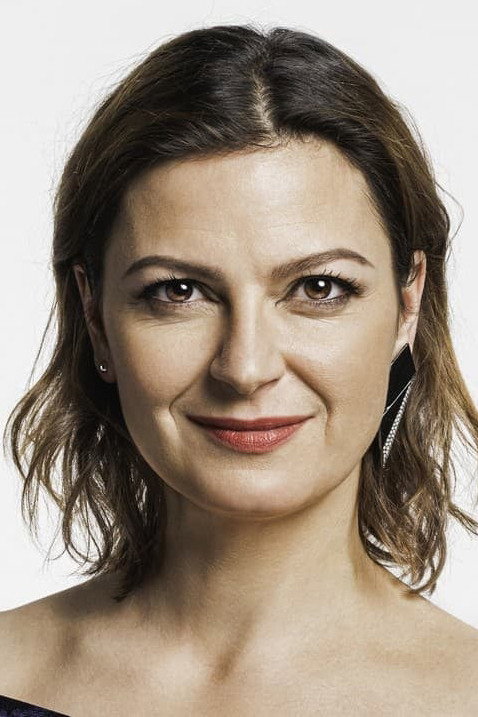 Lujza Garajová Schrameková as Mery Volárová in Divoké kone