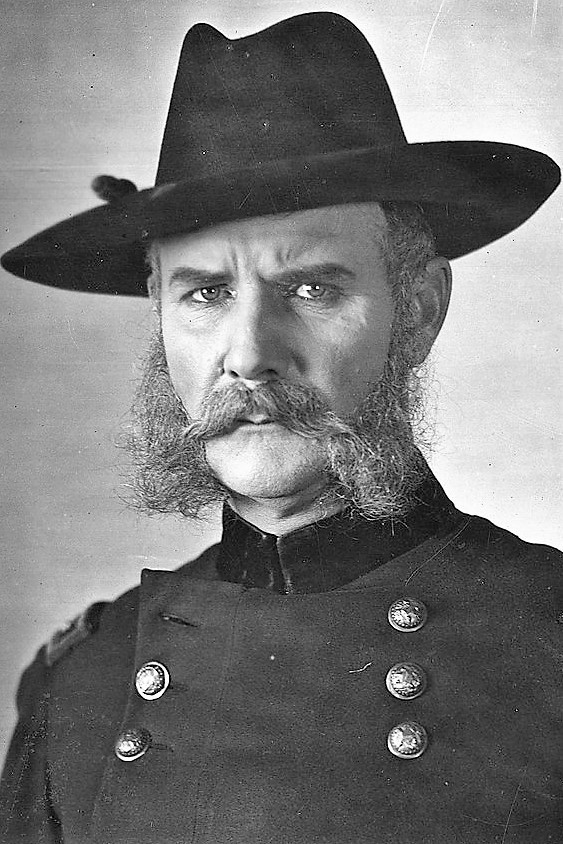Clarence Geldart as Mr. Turner in The Yellow Pawn