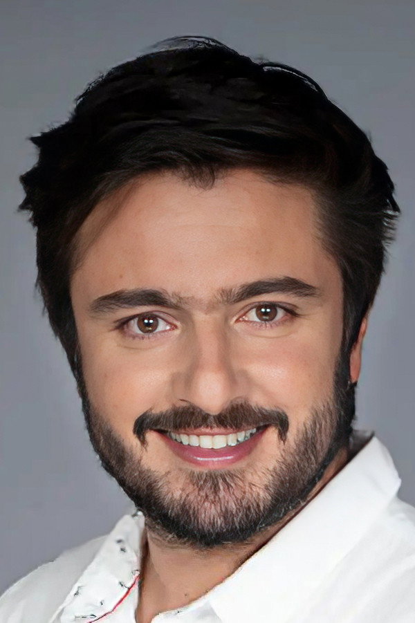 Andres Sandoval as Antonio de Bedut in Rosario Tijeras