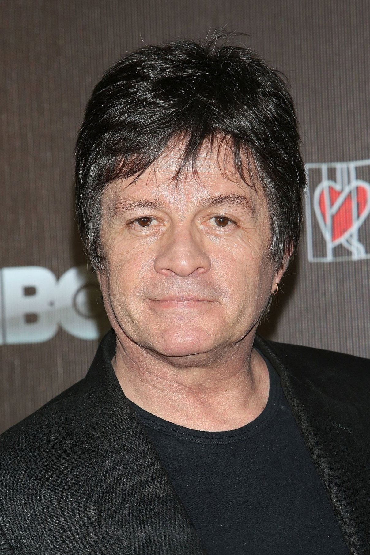 Alejandro Camacho as Bruno Murillo Valdez in Bajo la misma piel