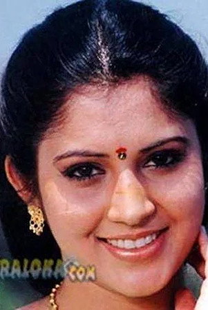 Vijayalakshmi as Adhi's Mother in Meesaya Murukku