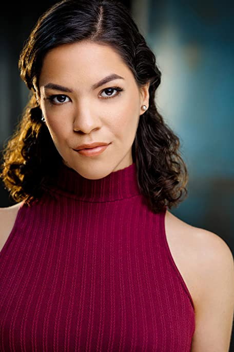 Stacey Patino as Elizabeth in Bienvenidos a Los Angeles