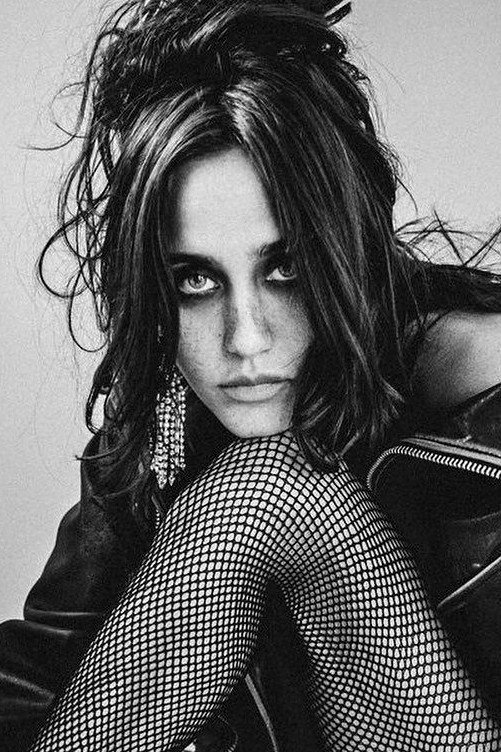 Jesse Jo Stark as The Slayer in So bad