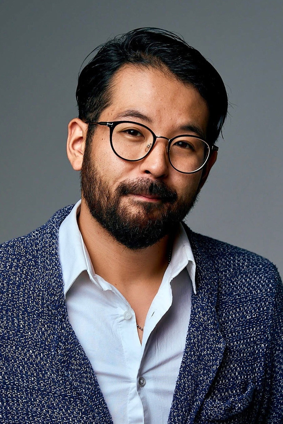 Rikito Watanabe as Self in Poftiti pe la noi
