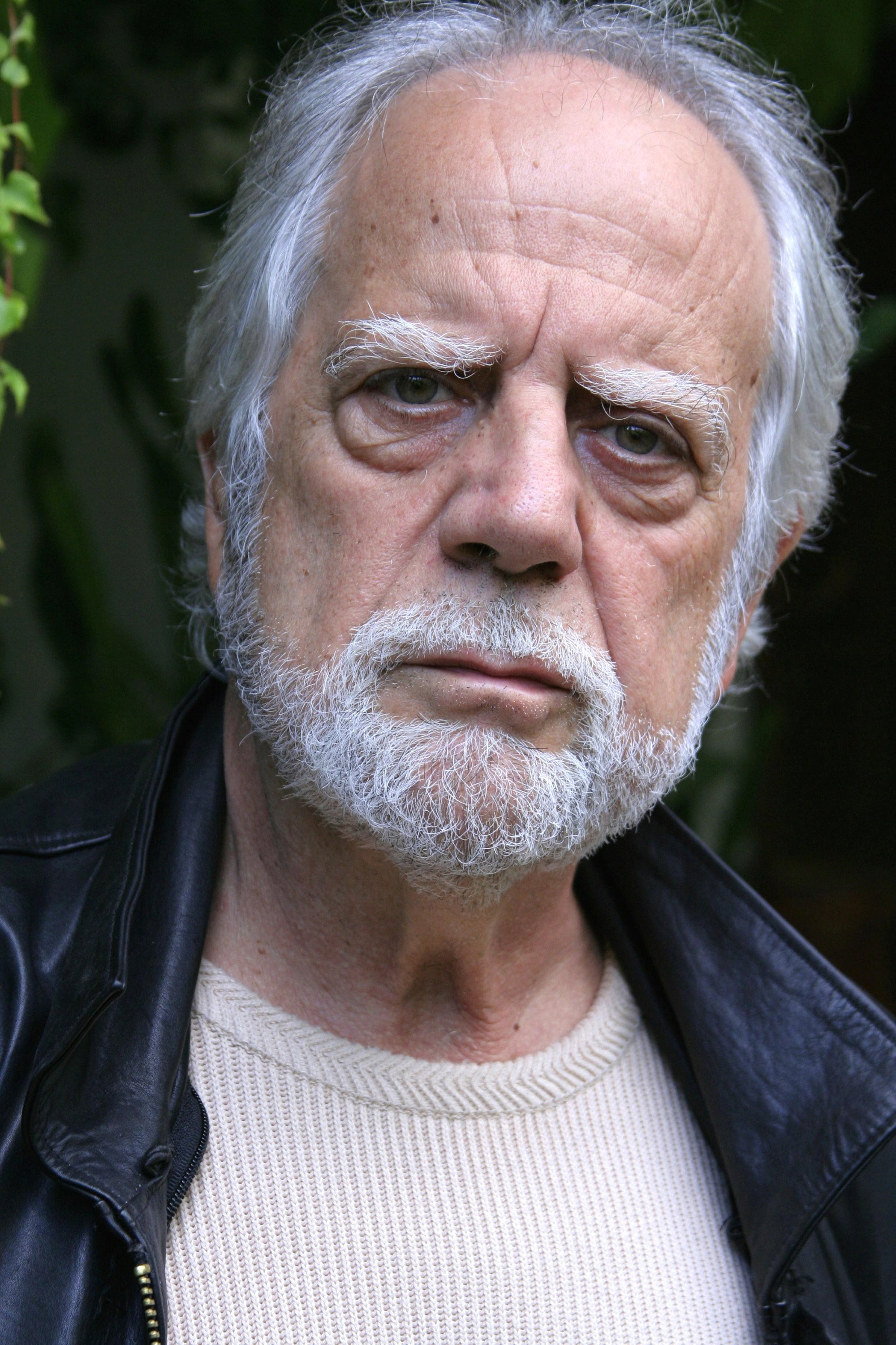 Cosimo Cinieri as Lt. Borges in Murder-Rock: Dancing Death