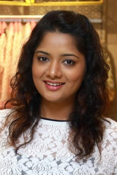 Madhumila as Anbu's Sister in Mapla Singam