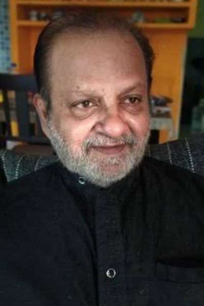 Junior Balaiah as Ramanujam/Aathi Sivan in Yennanga Sir Unga Sattam