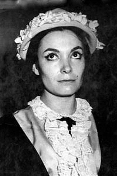 Malena Doria as Aurelia Reyes de Hernández in Sueño de amor