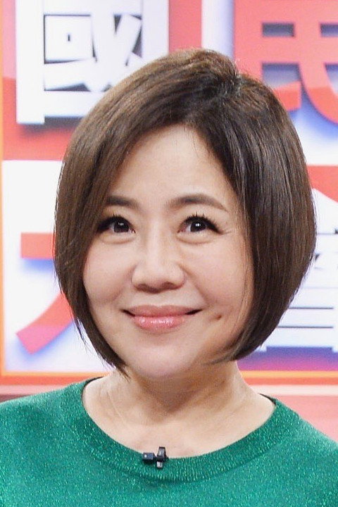 Yu Mei-Ren as Chen's mother in 27°C - Loaf Rock