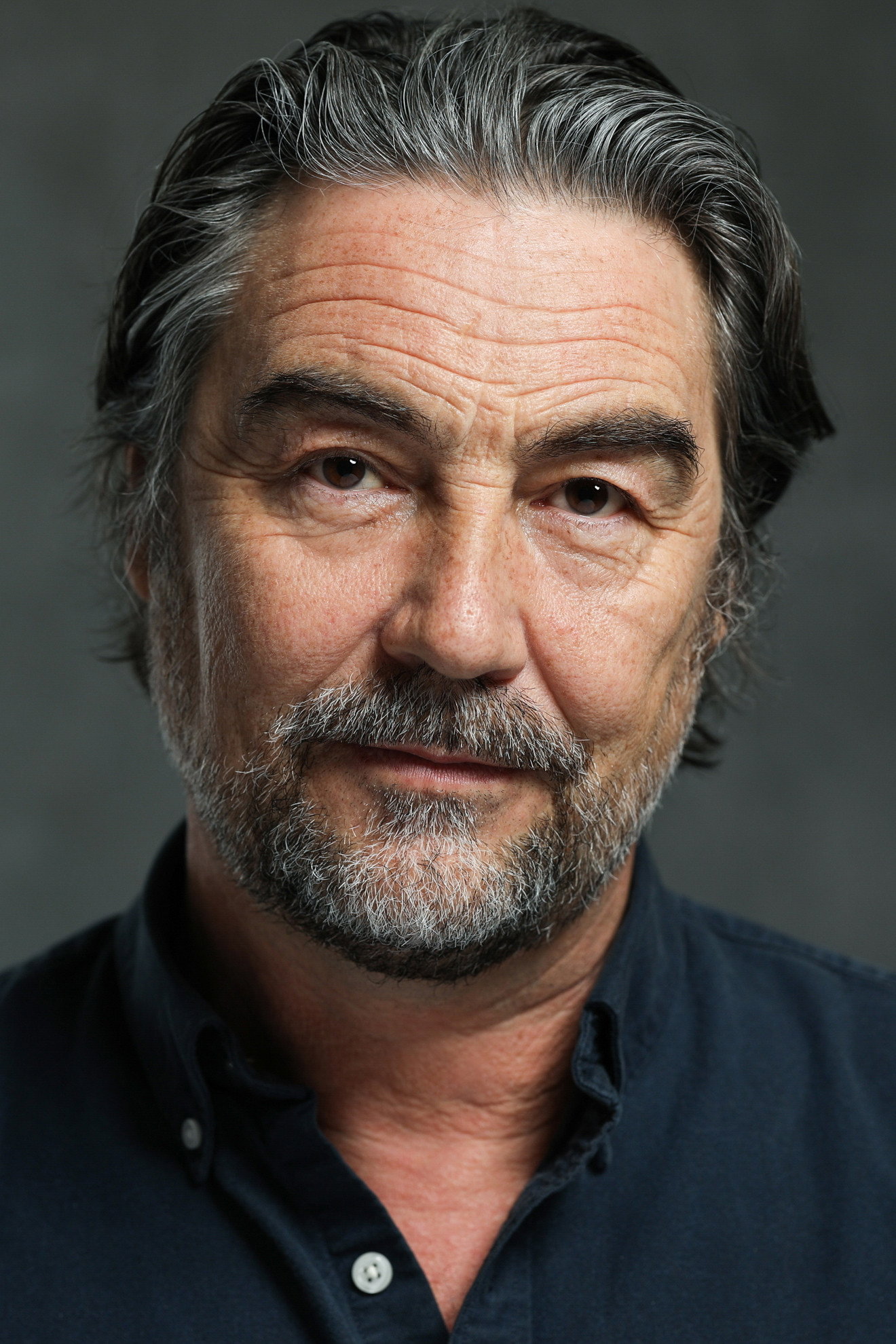Nathaniel Parker as Gabriel Oak in Far from the Madding Crowd