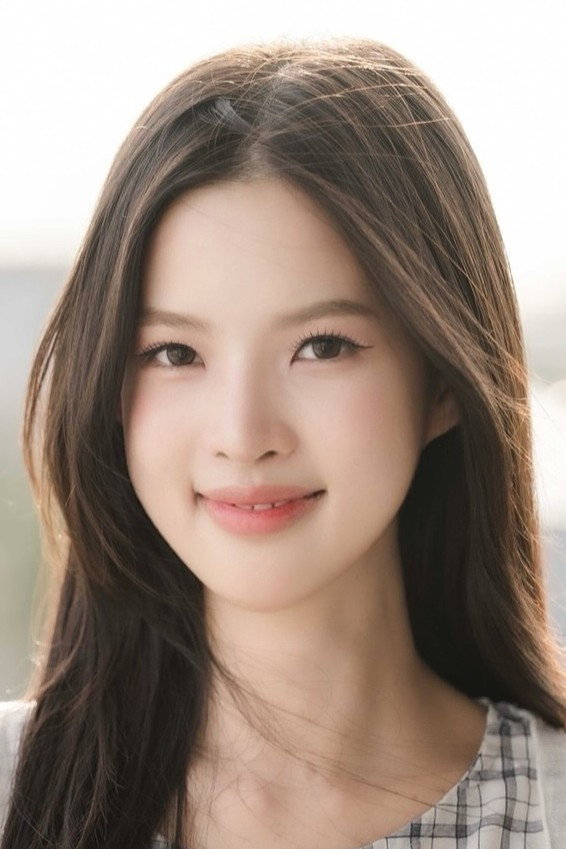 แก้วทิพย์ นรนิธิวรรณ as Lookwaii in The Cursed Love