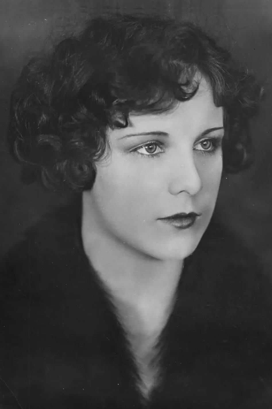 Shirley Mason as Eve Leslie in Seven Deadly Sins: Sloth