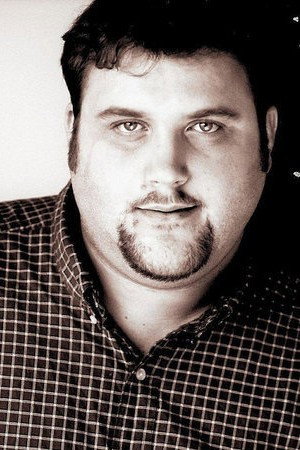 Rob deLeeuw as Dexter in The Rhino Brothers