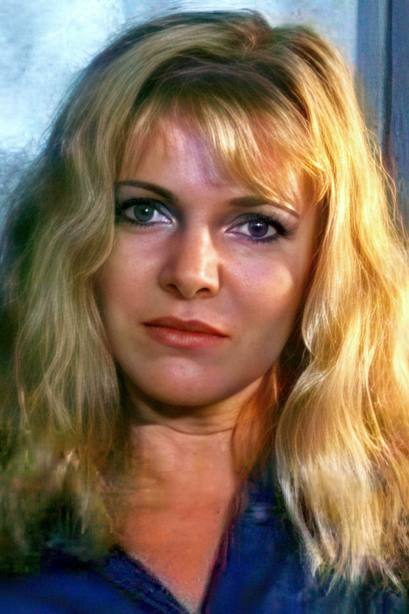 Eleonore Melzer as Resl in Die liebestollen Lederhosen