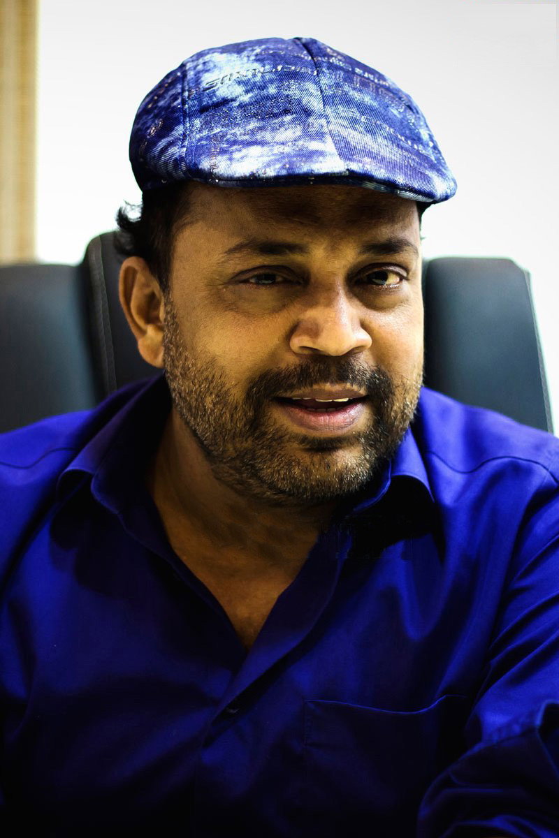 Thambi Ramaiah as Inspector Veeraraj in Thalaimagan