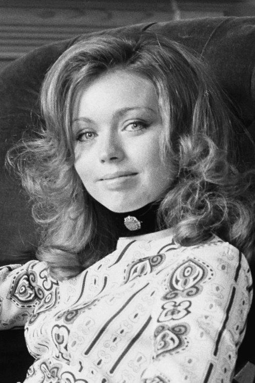 Janina Faye as Wendy Phillips in Good Salary, Prospects, Free Coffin