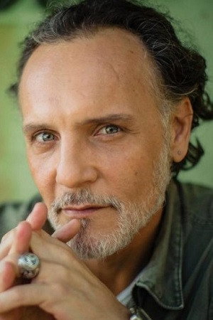 Gustavo Novaes as Rick Madero in Dissonantes