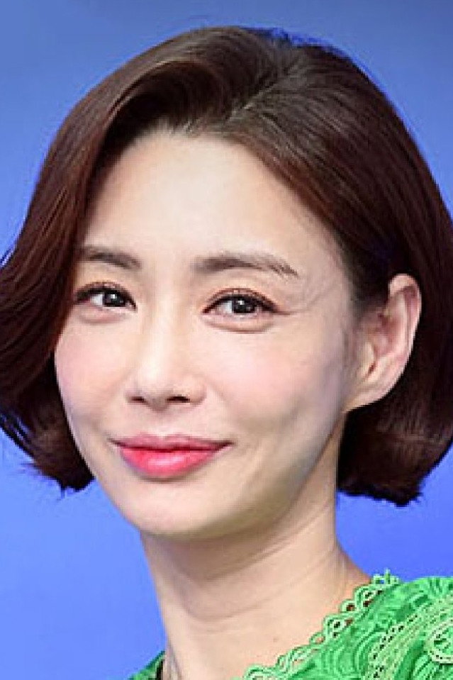 고은미 as Lee Sun-young in Loving You a Thousand Times