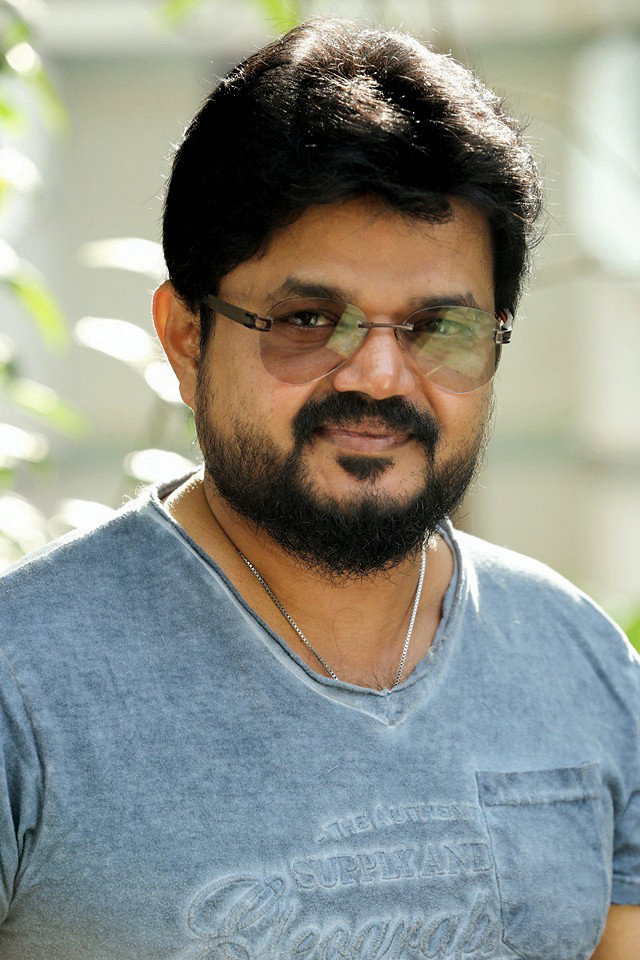 Nadirshah as Rasheed in Newspaper Boy