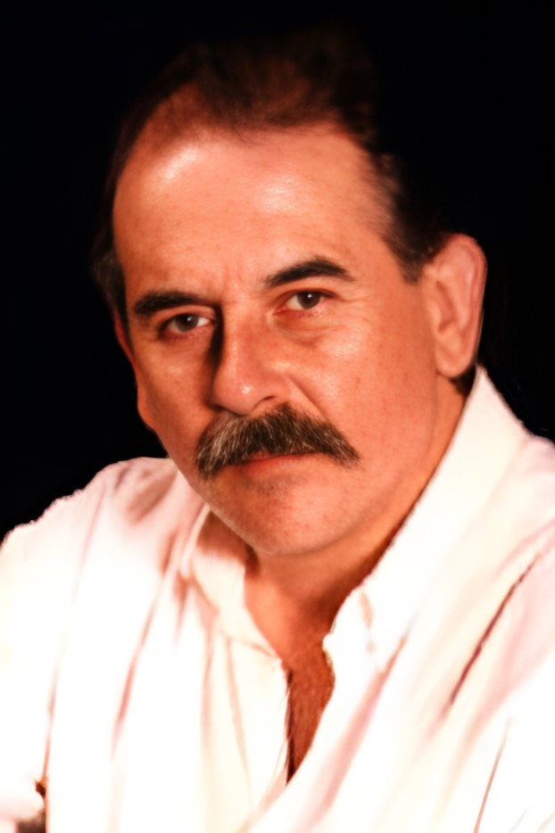 Miquel Cors as Antonio in Poblenou