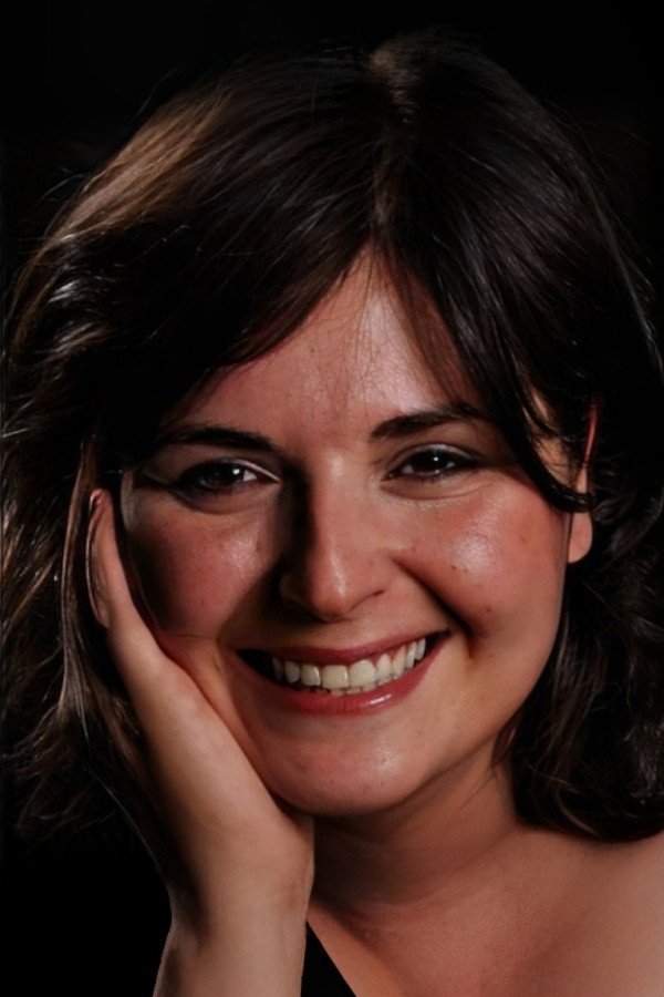 Evren Duyal as Şaziye in Yıldızlar Savaşı