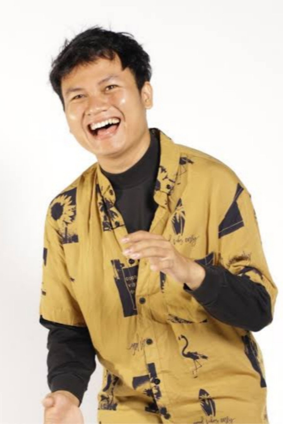 Bagas Sianipar as Bagas in Comic 8 Revolution: Santet K4bin3t