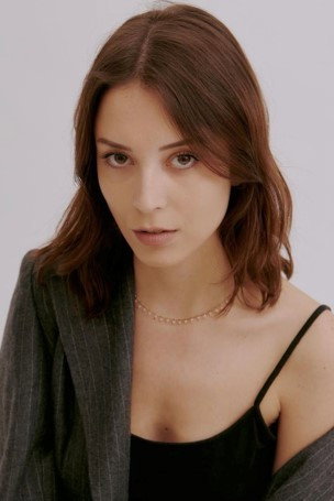 Chiara Longo as danzatrice in Arte
