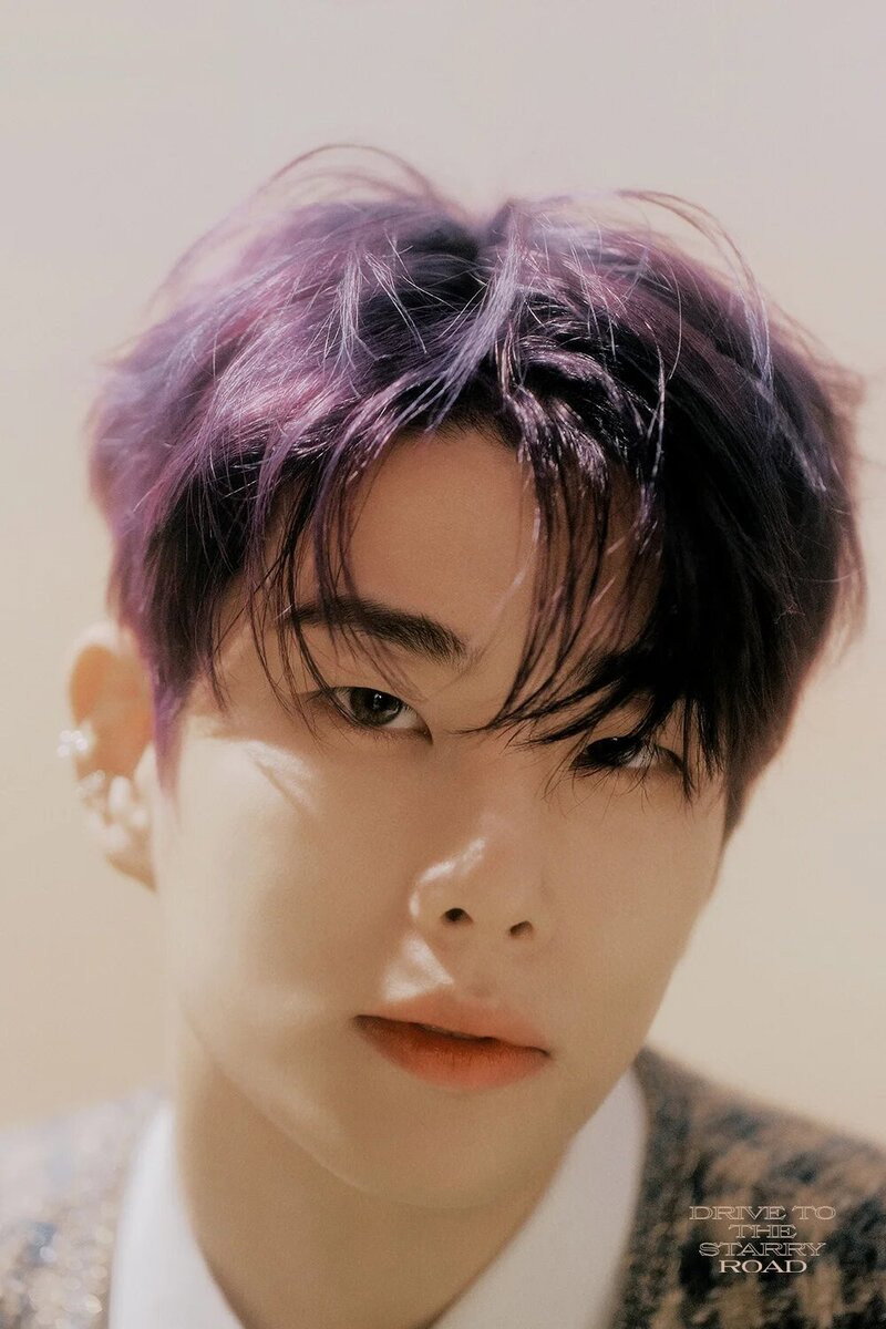 Kim Myung-jun as himself in Astro OK Ready!