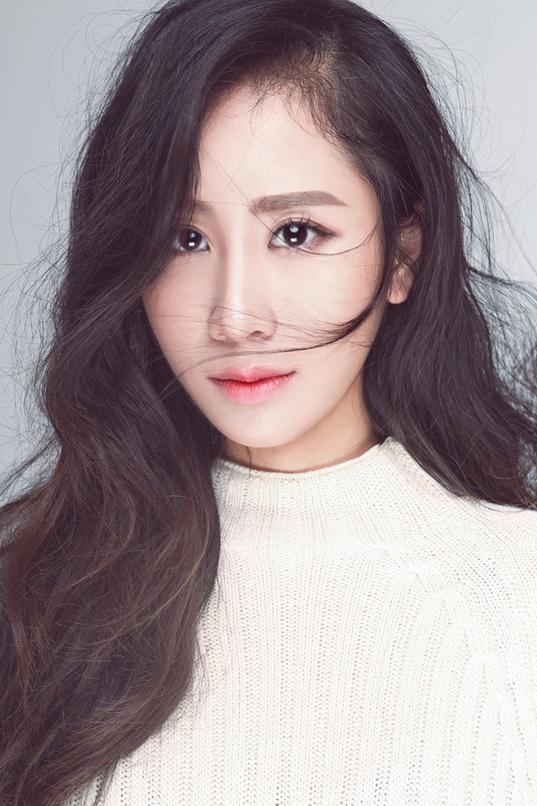 Li Linxuan as Jin Meng in The Drifting Red Balloon