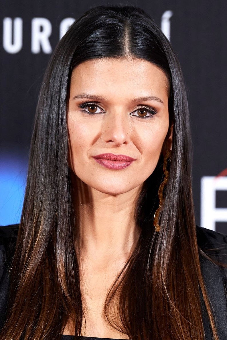 Sabela Arán as Linda in American Star