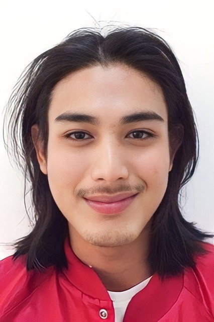 Chanatip Pisootseriwong as X Prachachol in 4 Kings