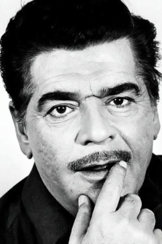 Ajit Khan as Ajit in Shikari