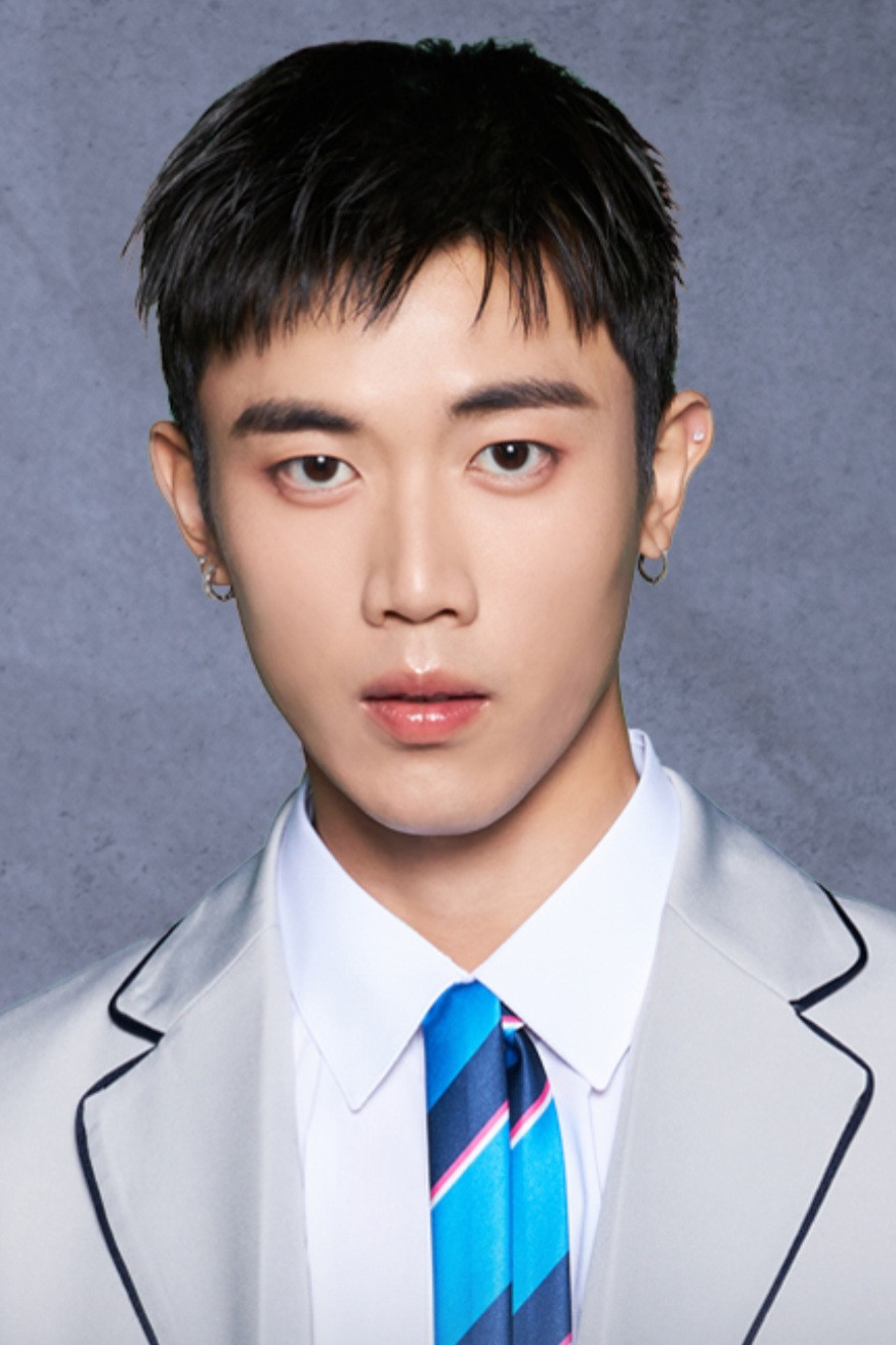 韓晨 as Self - Contestant in SCOOL